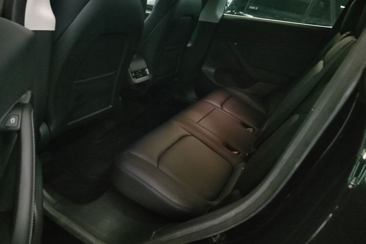 Tesla Model Y 2022 car image #13
