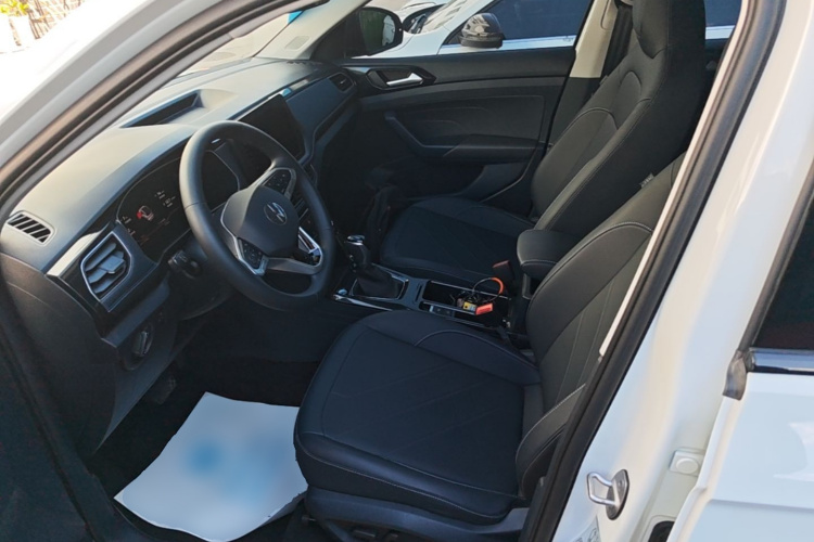 Volkswagen Tharu 2025 car image #15