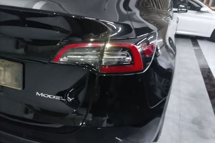 Tesla Model Y 2021 #8 Tesla Model Y 2021 car image #8