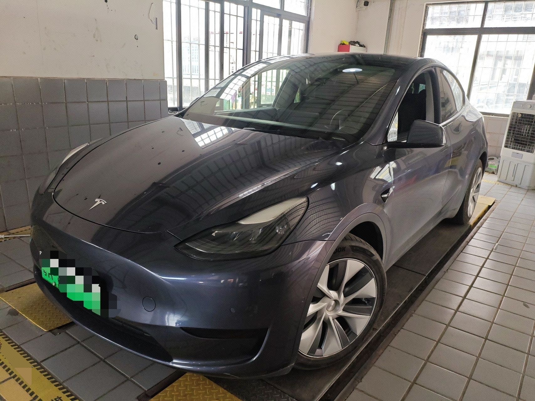 Tesla Model Y 2022 Tesla Model Y 2022 car image