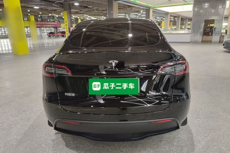 Tesla Model Y 2023 immagine di auto #6