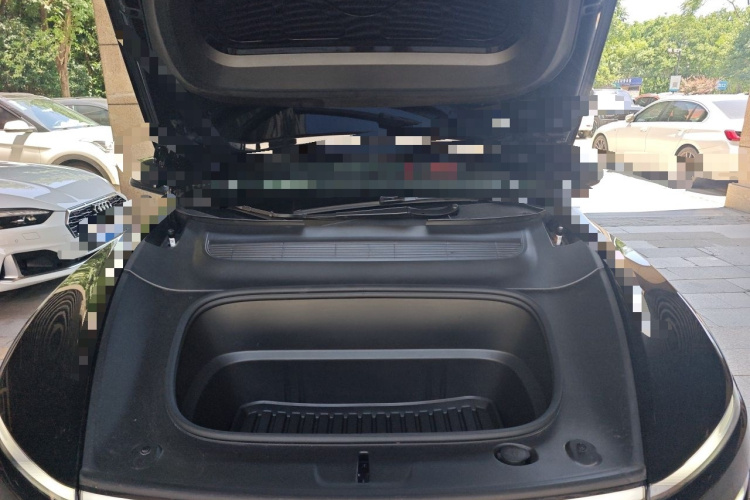 Tesla Model Y 2025 car image #18