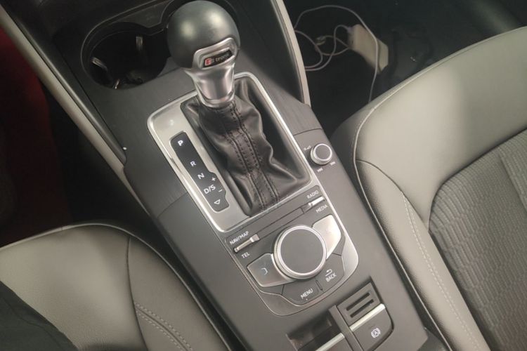 Audi A3 2018 car image #18