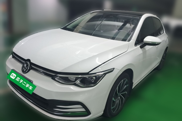 Volkswagen Golf 2022 car image #2