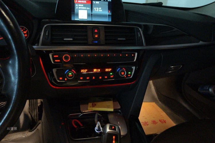 BMW 3 Series 2018 car image #15