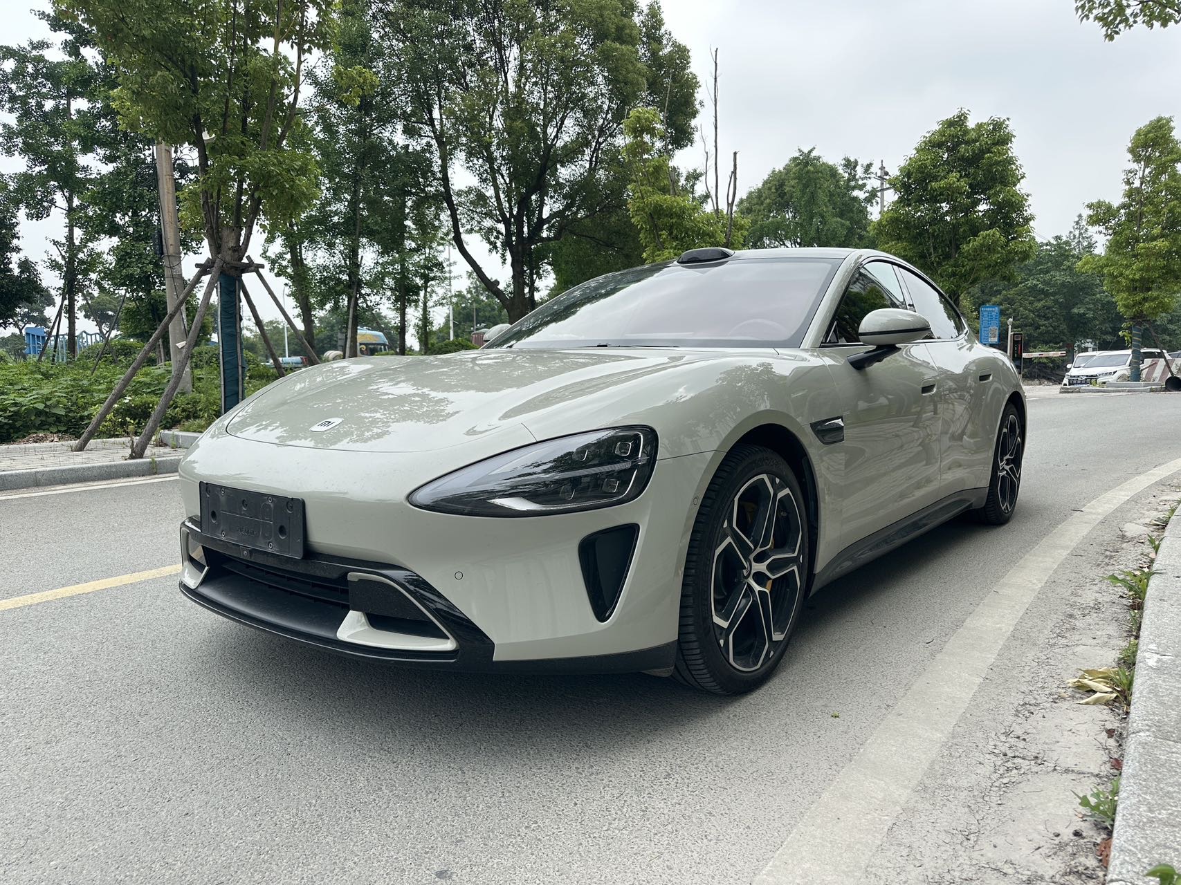 MI SU7 2024 car image 