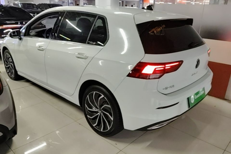 Volkswagen Golf 2021 car image #5
