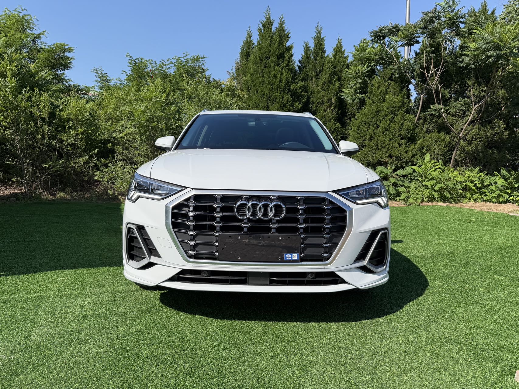 Audi Q3 2023 car image #2