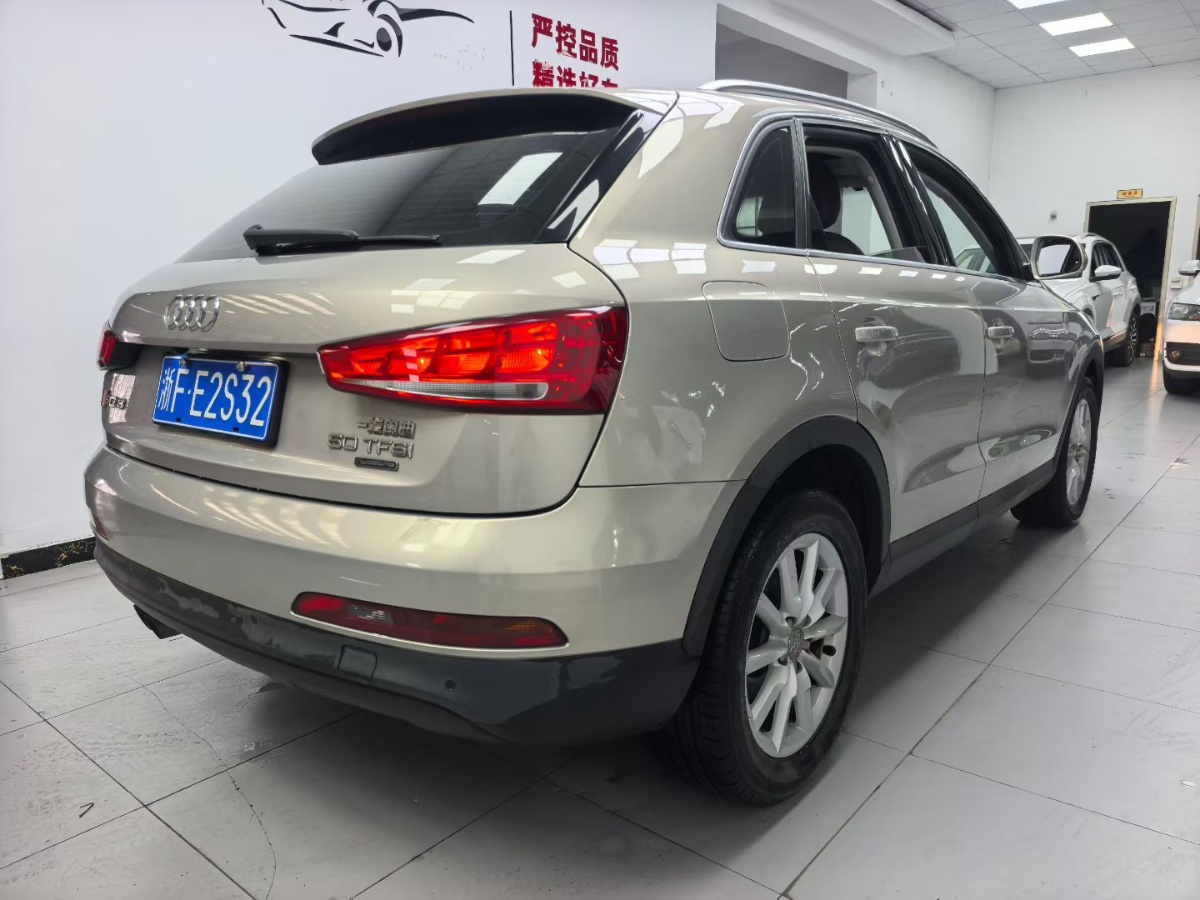 Audi Q3 2016 car image #3