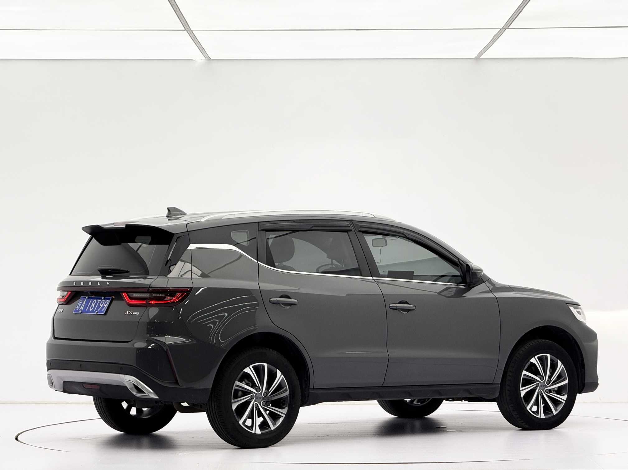 GEELY Vision X6 2023 car image #3