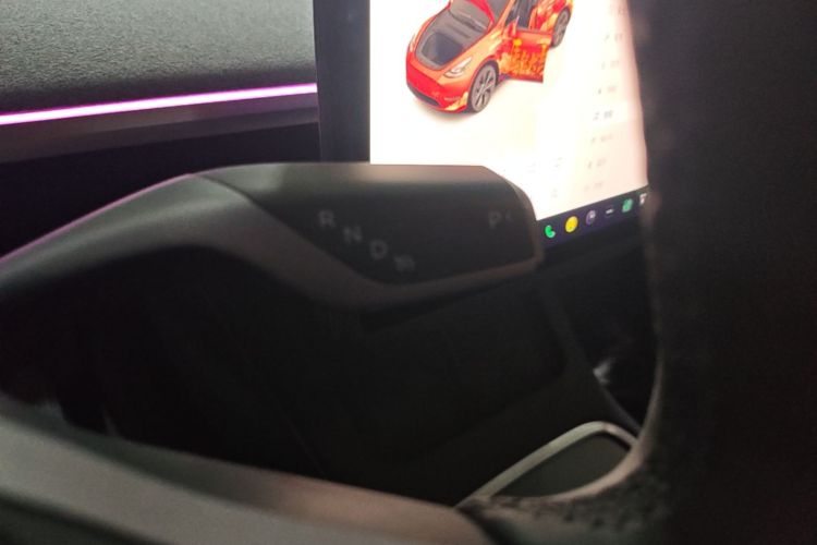 Tesla Model Y 2024 #14 Tesla Model Y 2024 car image #14