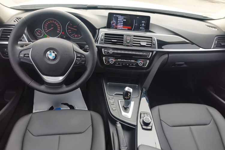 BMW 3 Series 2017 car image #10