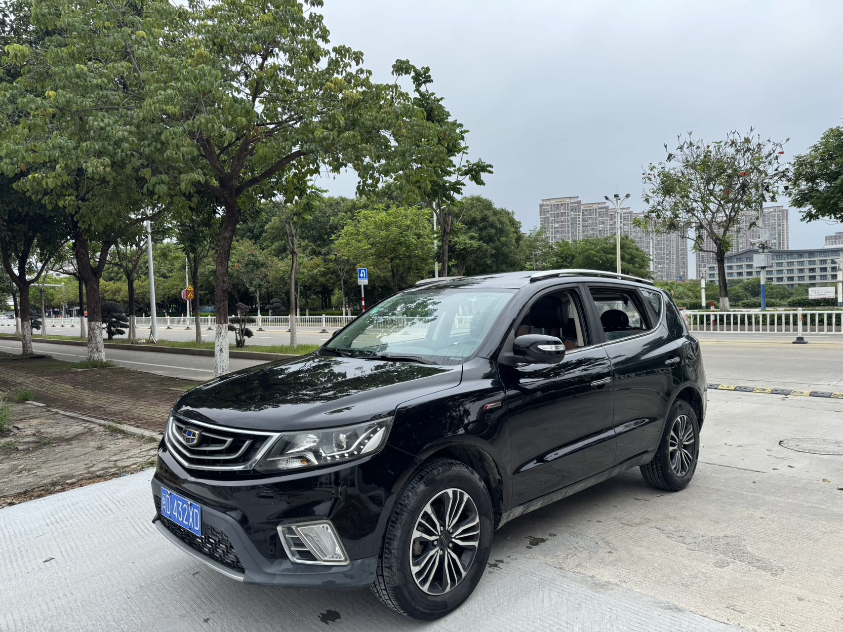 GEELY Vision X6 2016 car image 