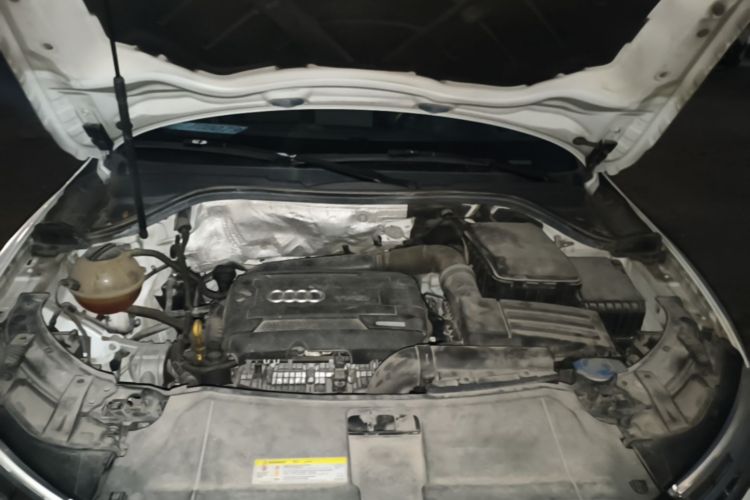 Audi Q3 2018 immagine di auto #20