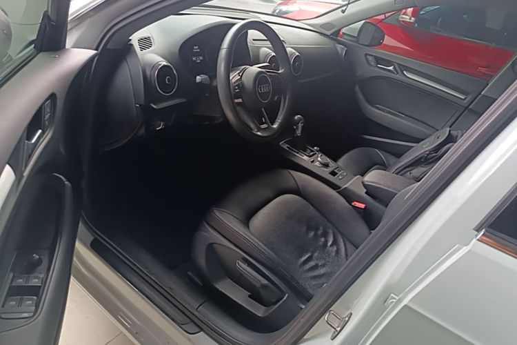 Audi A3 2019 immagine di auto #16