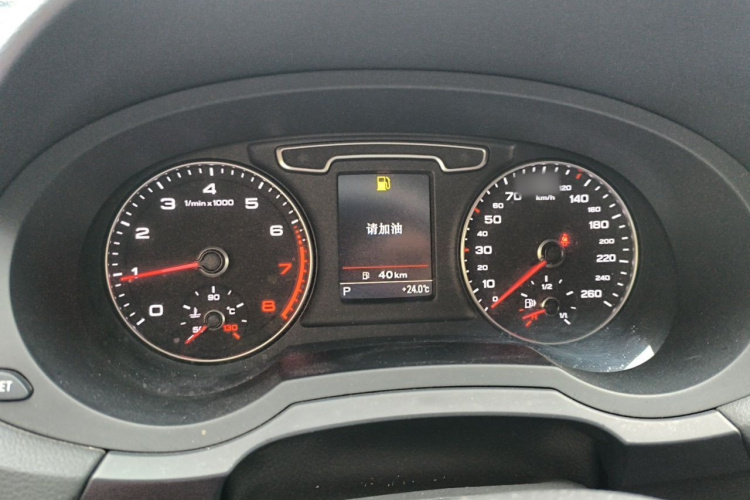 Audi Q3 2015 #16 Audi Q3 2015 car image #16