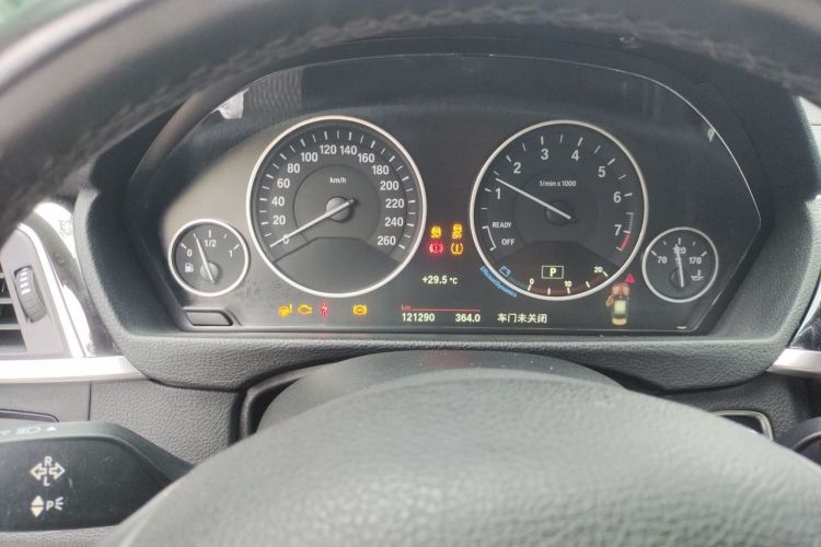 BMW 3 Series 2018 car image #12