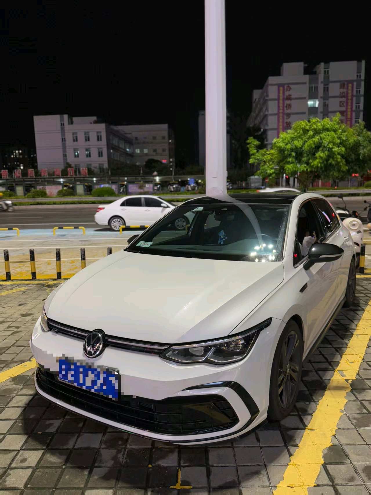 2022 2022 car image