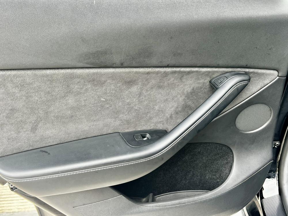 Tesla Model Y 2023 #12 Tesla Model Y 2023 car image #12
