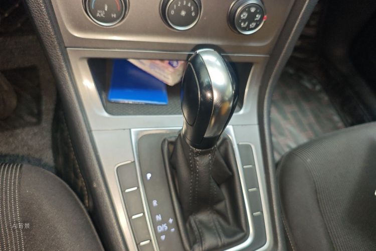 Volkswagen Golf 2015 car image #16