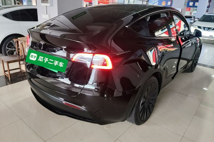 Tesla Model Y 2023 #5 Tesla Model Y 2023 immagine di auto #5