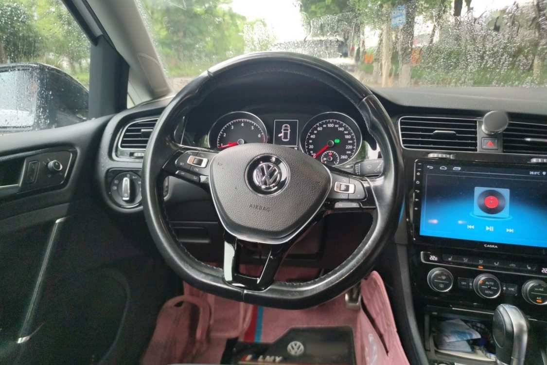 Volkswagen Golf 2014 car image #24