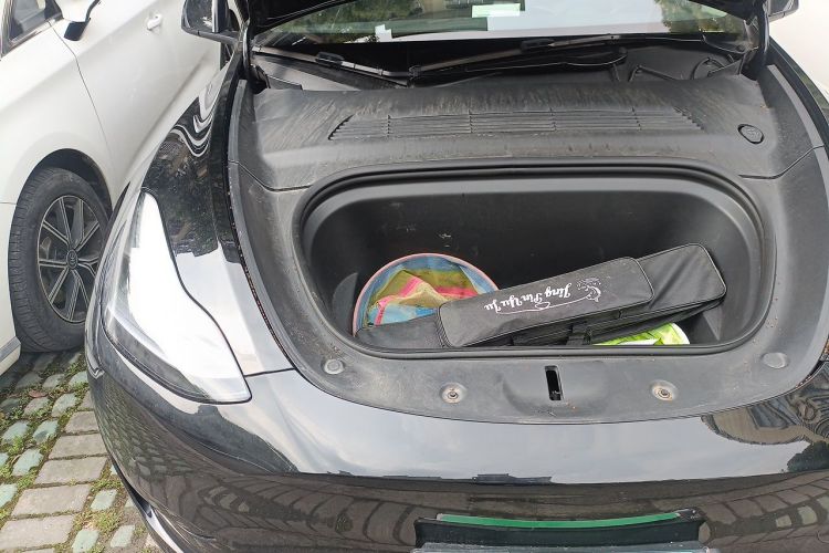 Tesla Model Y 2023 car image #28
