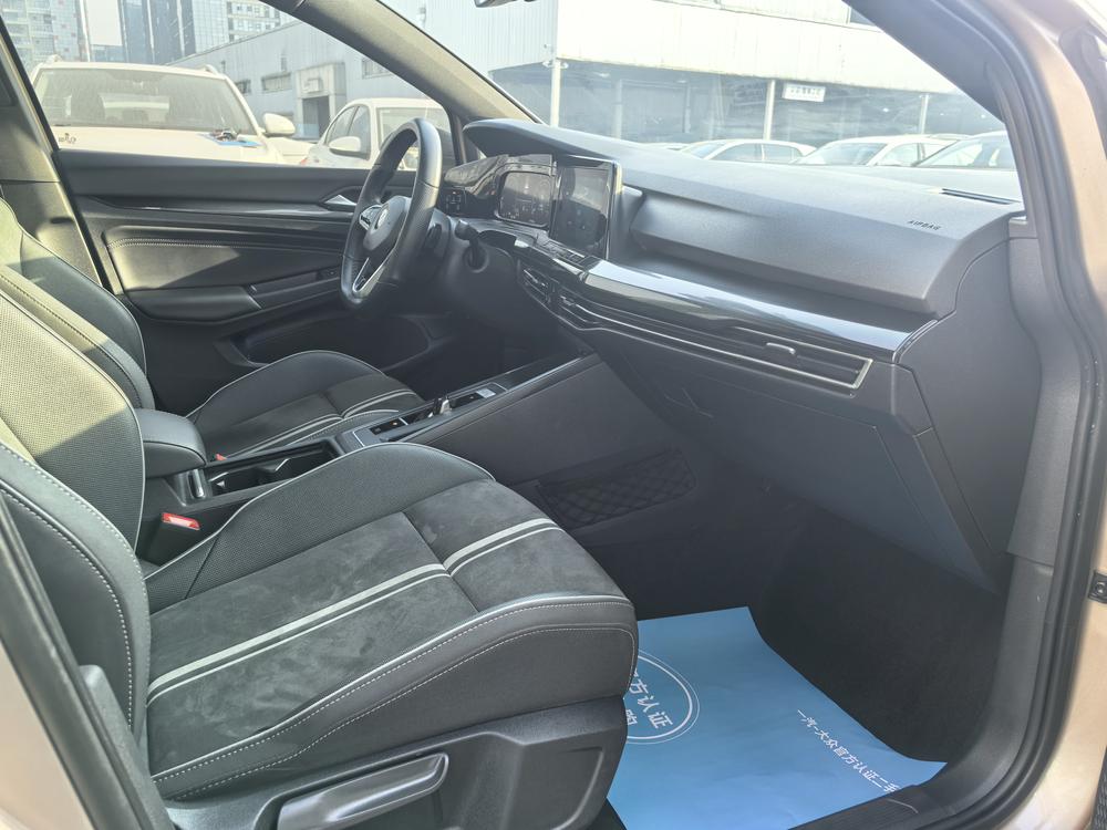 Volkswagen Golf 2021 car image #8