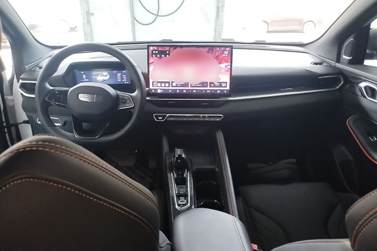 GEELY Coolray 2026 #11 GEELY Coolray 2026 car image #11