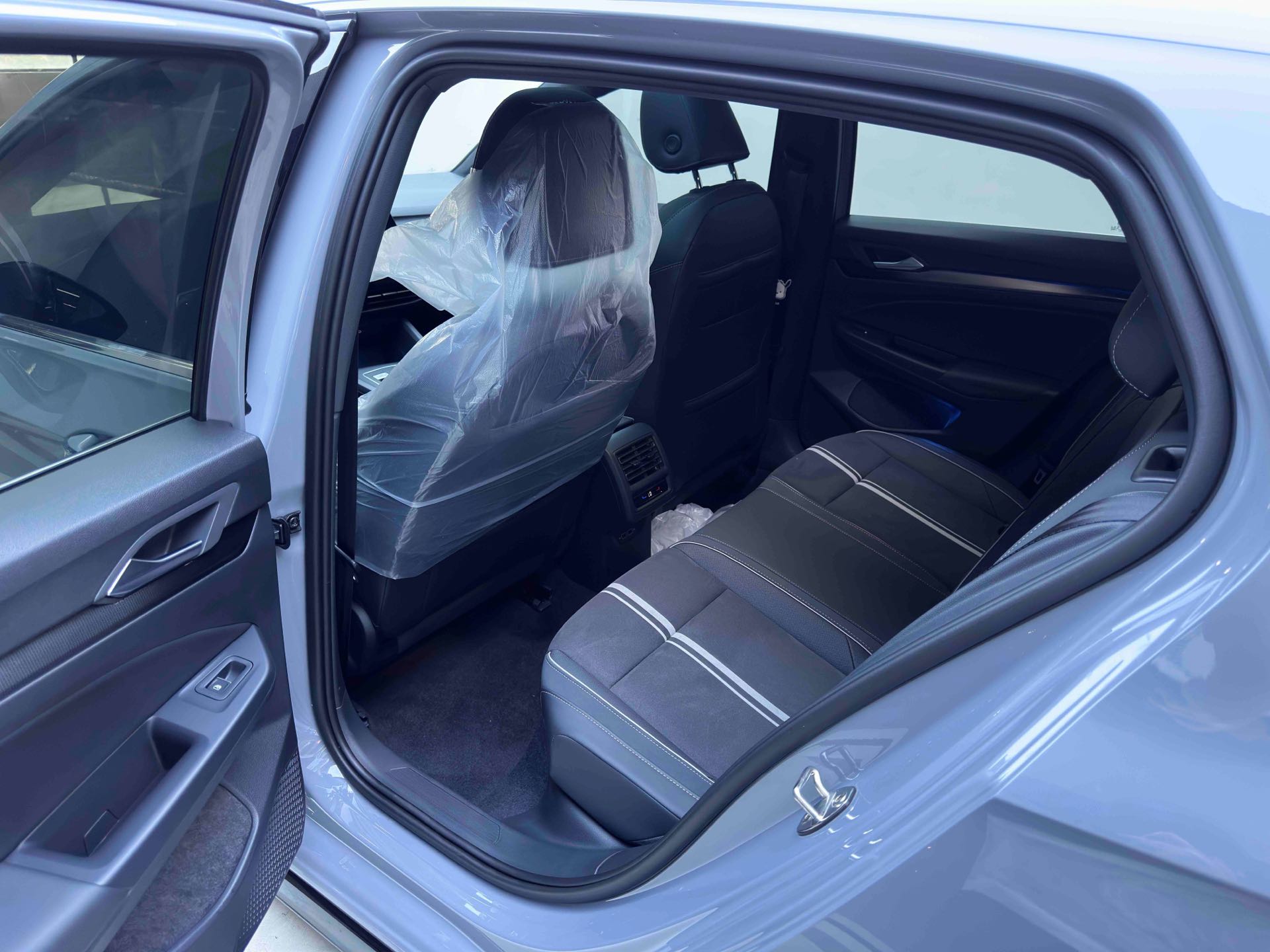 2023 car image #5