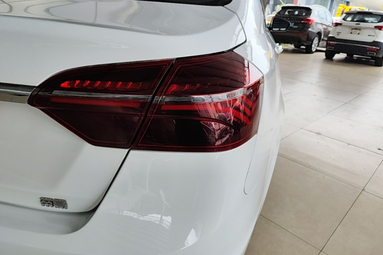 GEELY Emgrand 2020 #8 GEELY Emgrand 2020 car image #8