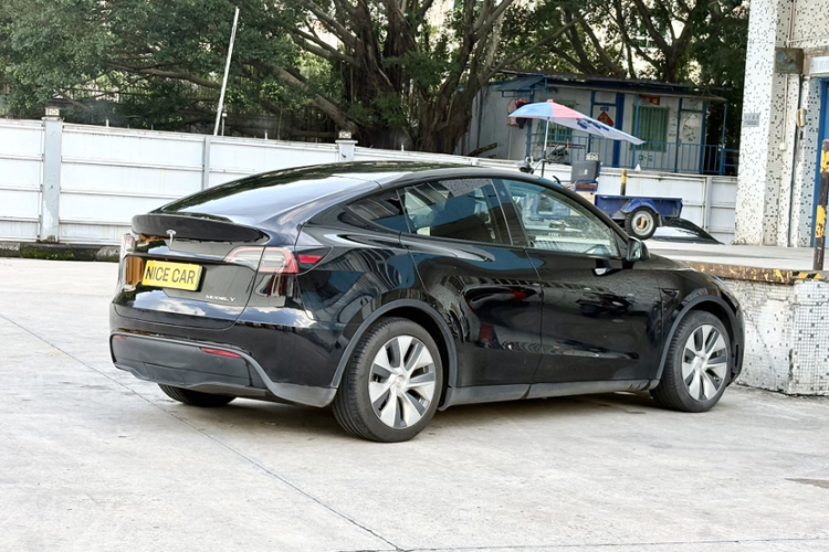 Tesla Model Y 2022 #6 Tesla Model Y 2022 car image #6