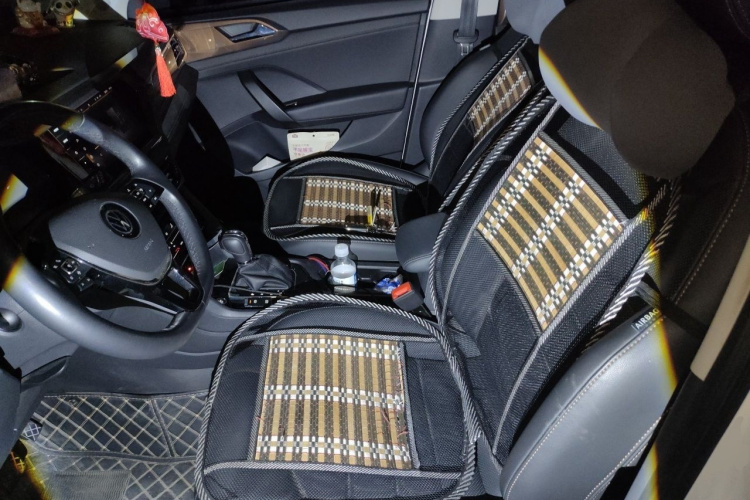 Volkswagen Tharu 2022 car image #19