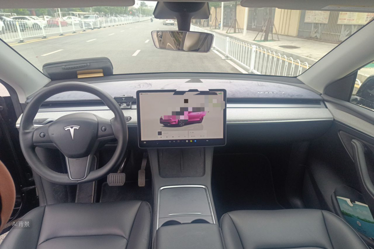 Tesla Model Y 2024 car image #20