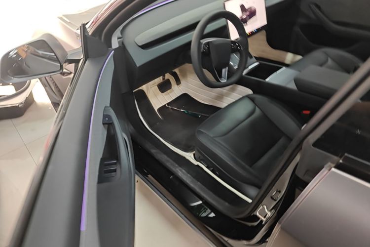 Tesla Model 3 2024 car image #16