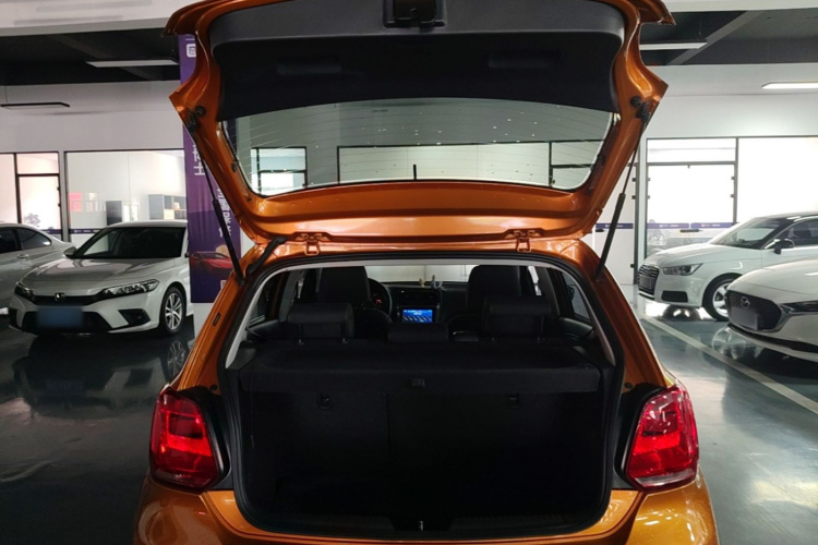 Volkswagen Polo 2016 #19 Volkswagen Polo 2016 car image #19