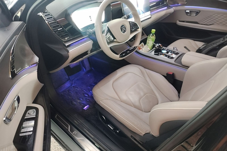 BYD Han 2024 car image #16