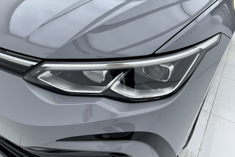 Volkswagen Golf 2021 car image #24