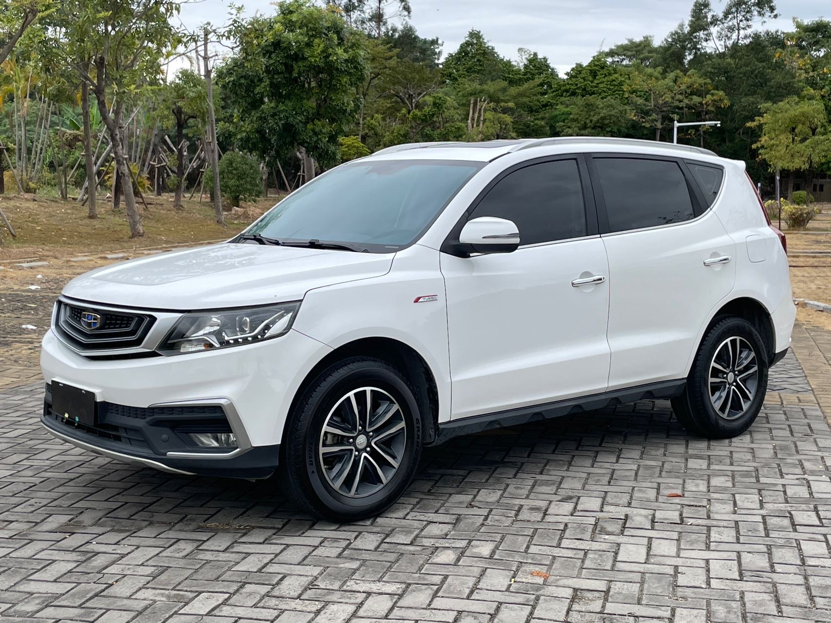 GEELY Vision X6 2018 car image 