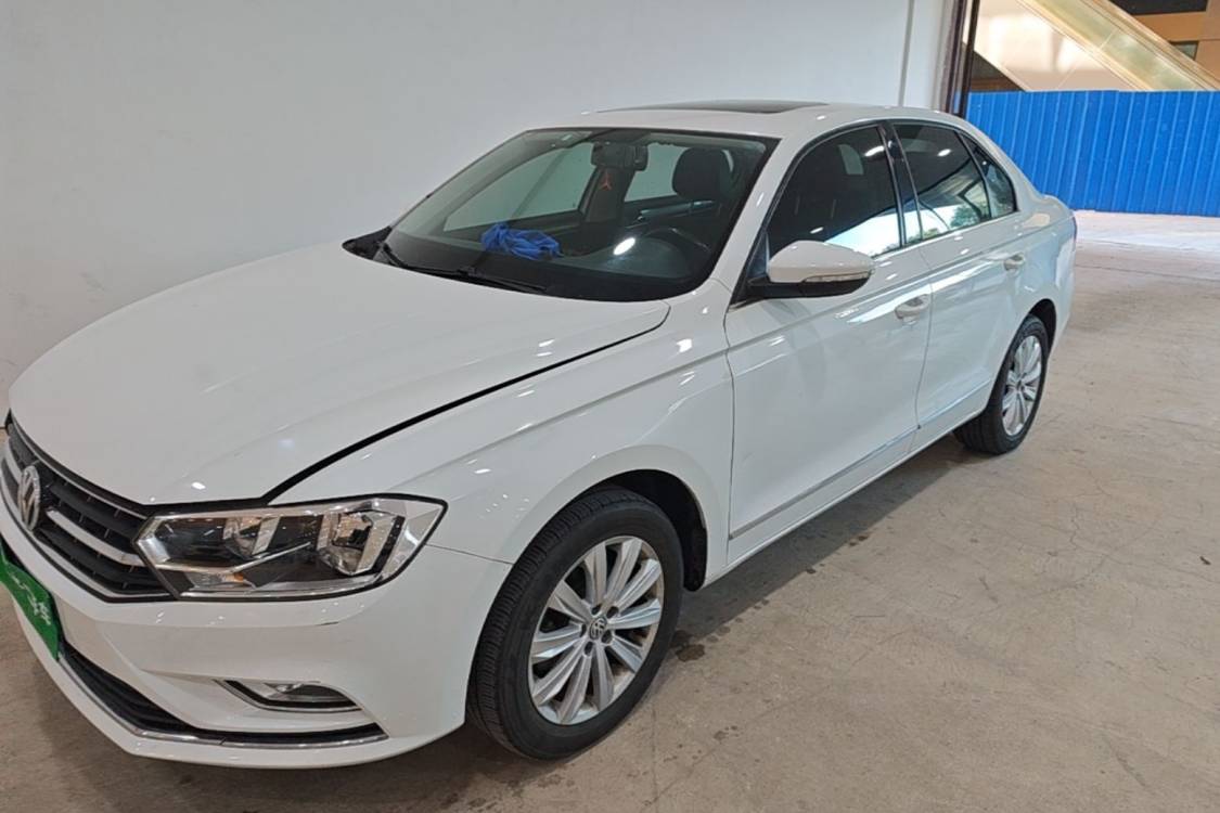 Volkswagen Bora 2016 car image 