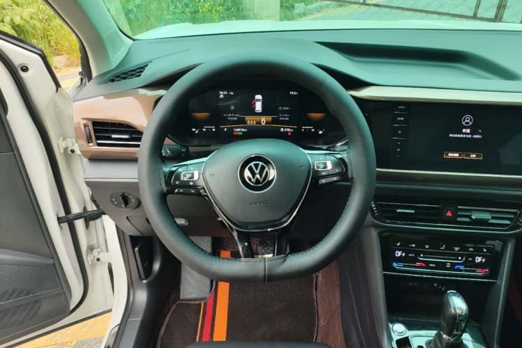 Volkswagen Tharu 2022 car image #11