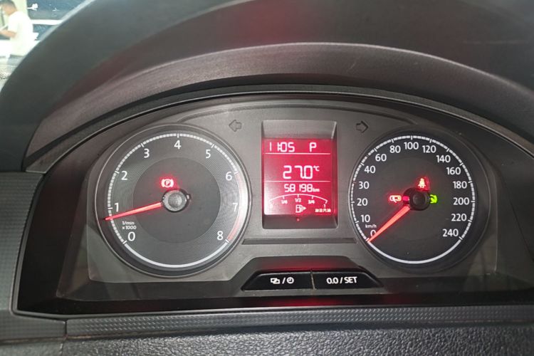 Volkswagen Santana 2018 car image #12