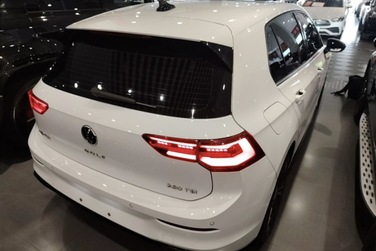 Volkswagen Golf 2021 car image #7