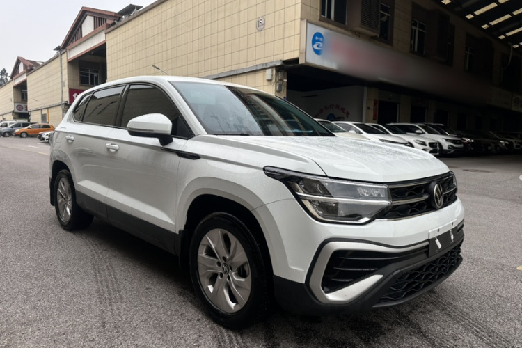 Volkswagen Tharu 2024 car image #4