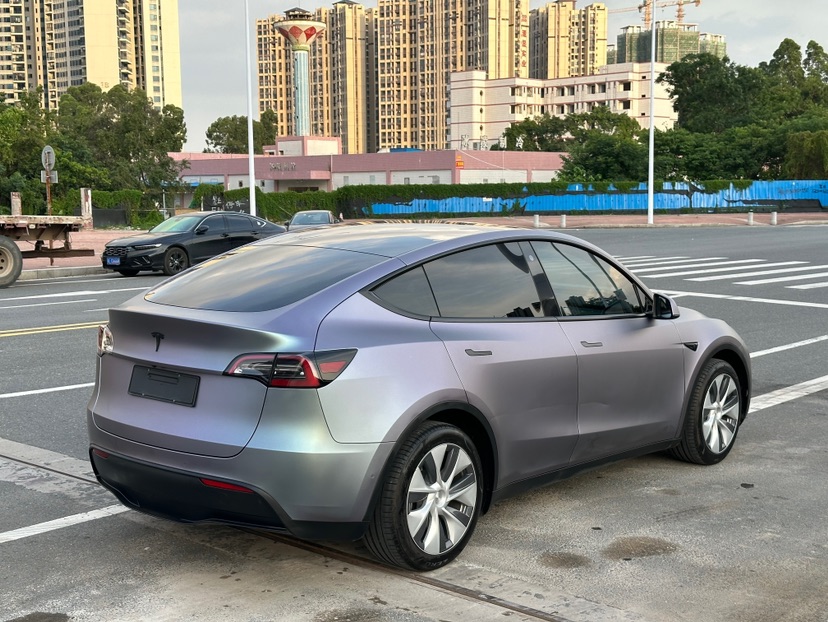 Tesla Model Y 2023 #9 Tesla Model Y 2023 car image #9