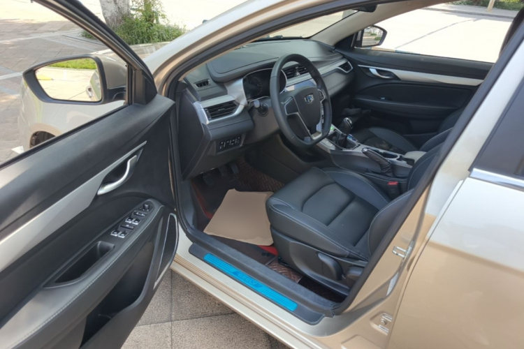 GEELY Emgrand 2018 car image #16