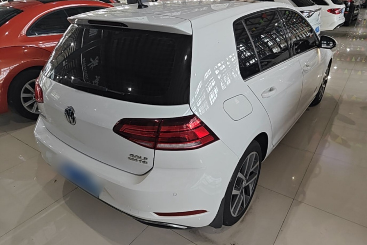 Volkswagen Golf 2020 car image #7
