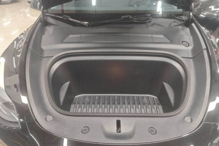 Tesla Model Y 2022 immagine di auto #20