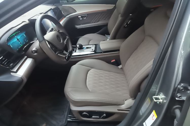 BYD Han 2024 car image #15