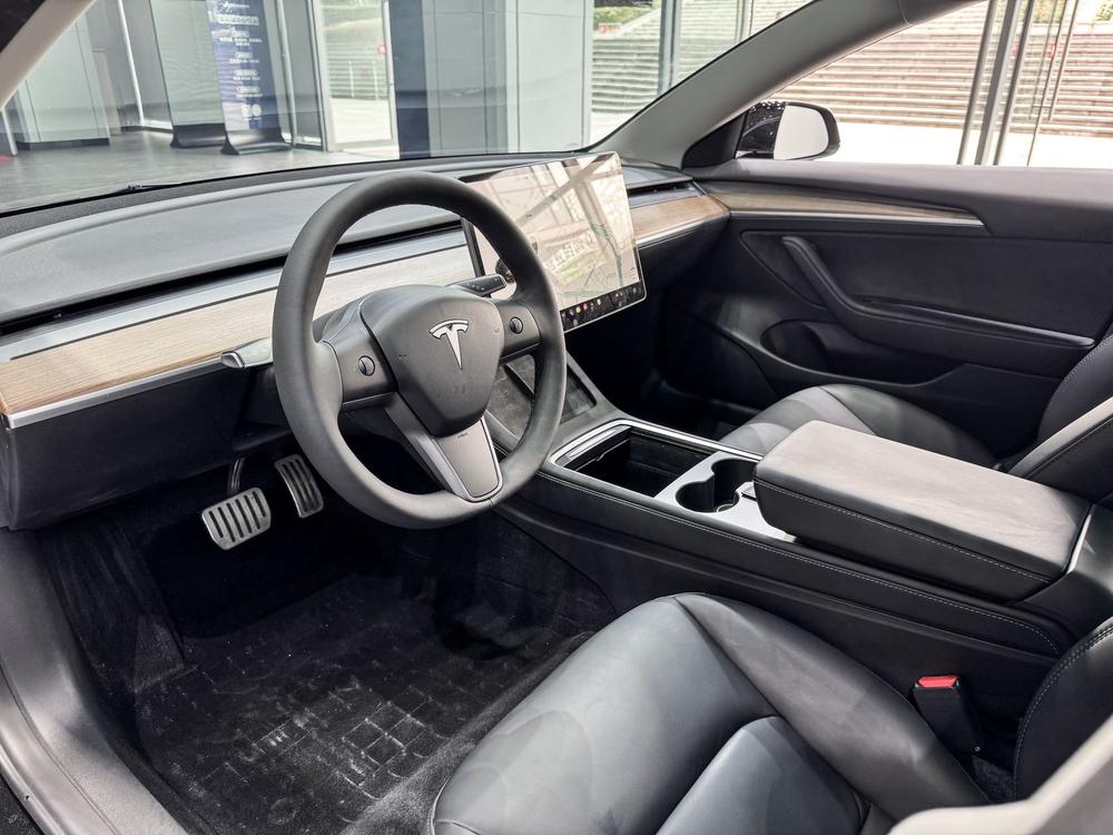 Tesla Model 3 2021 car image #10